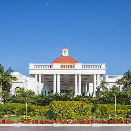 Taj Mahal Lucknow Hotell Eksteriør bilde