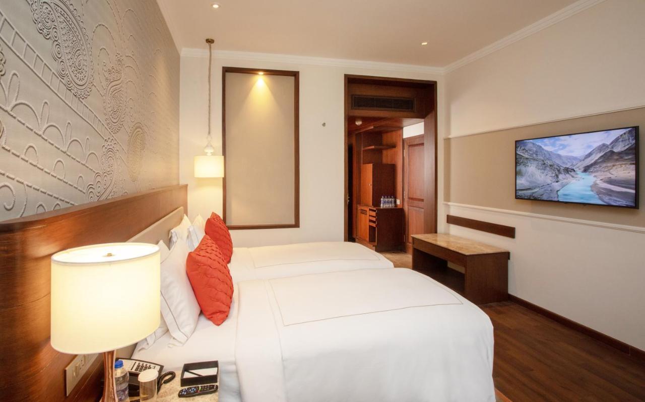 Taj Mahal Lucknow Hotell Eksteriør bilde