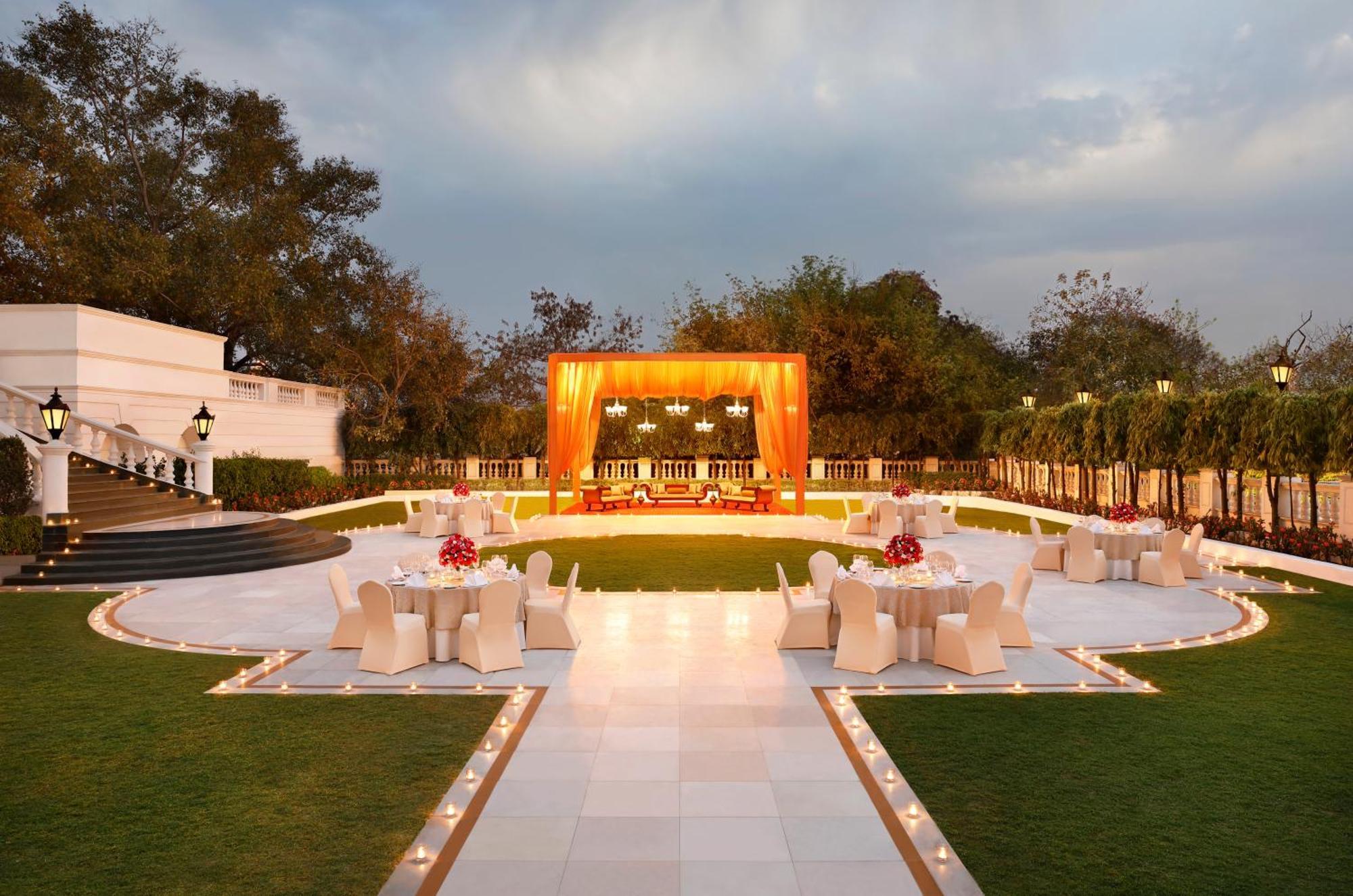 Taj Mahal Lucknow Hotell Eksteriør bilde