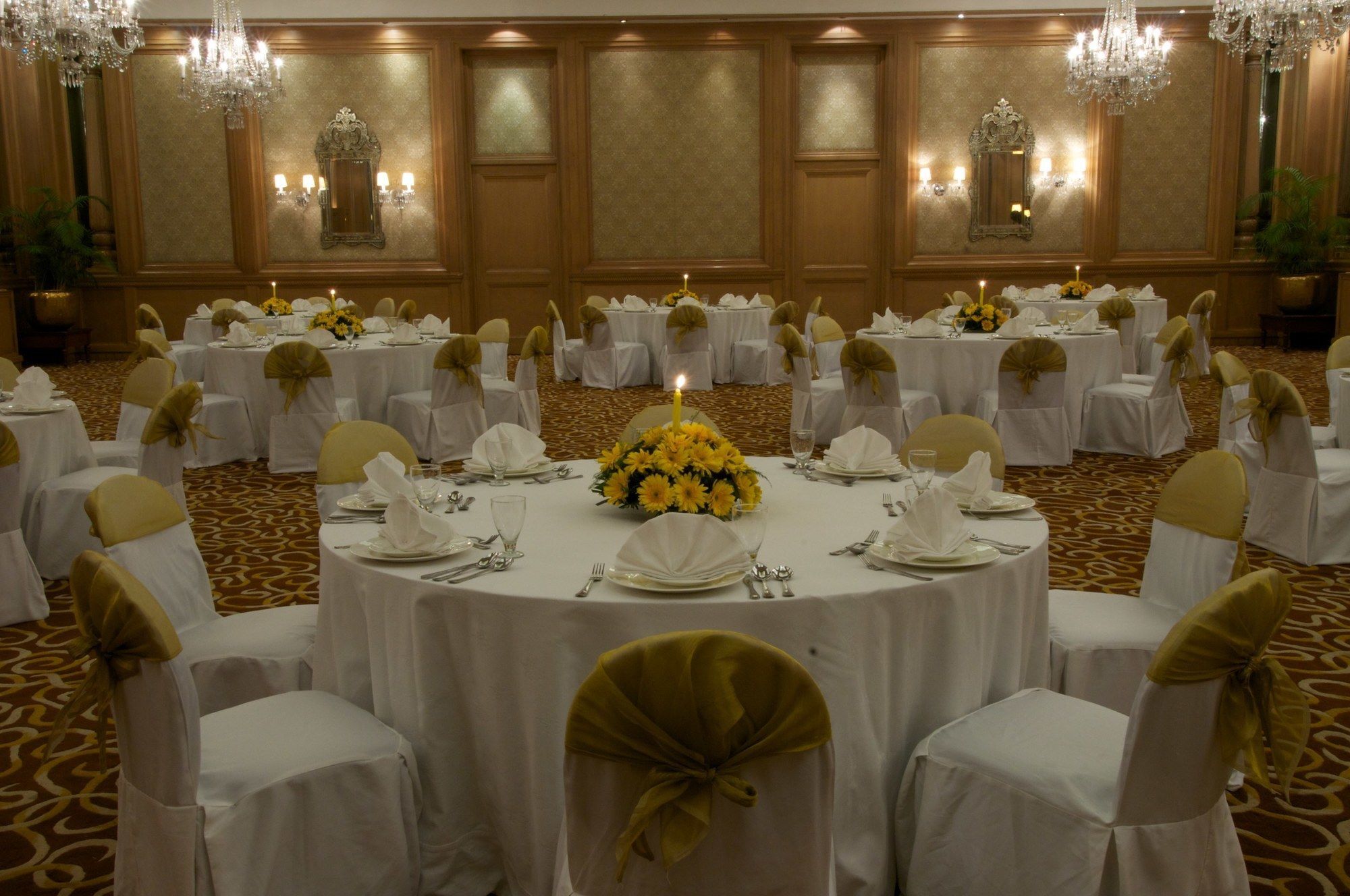 Taj Mahal Lucknow Hotell Eksteriør bilde