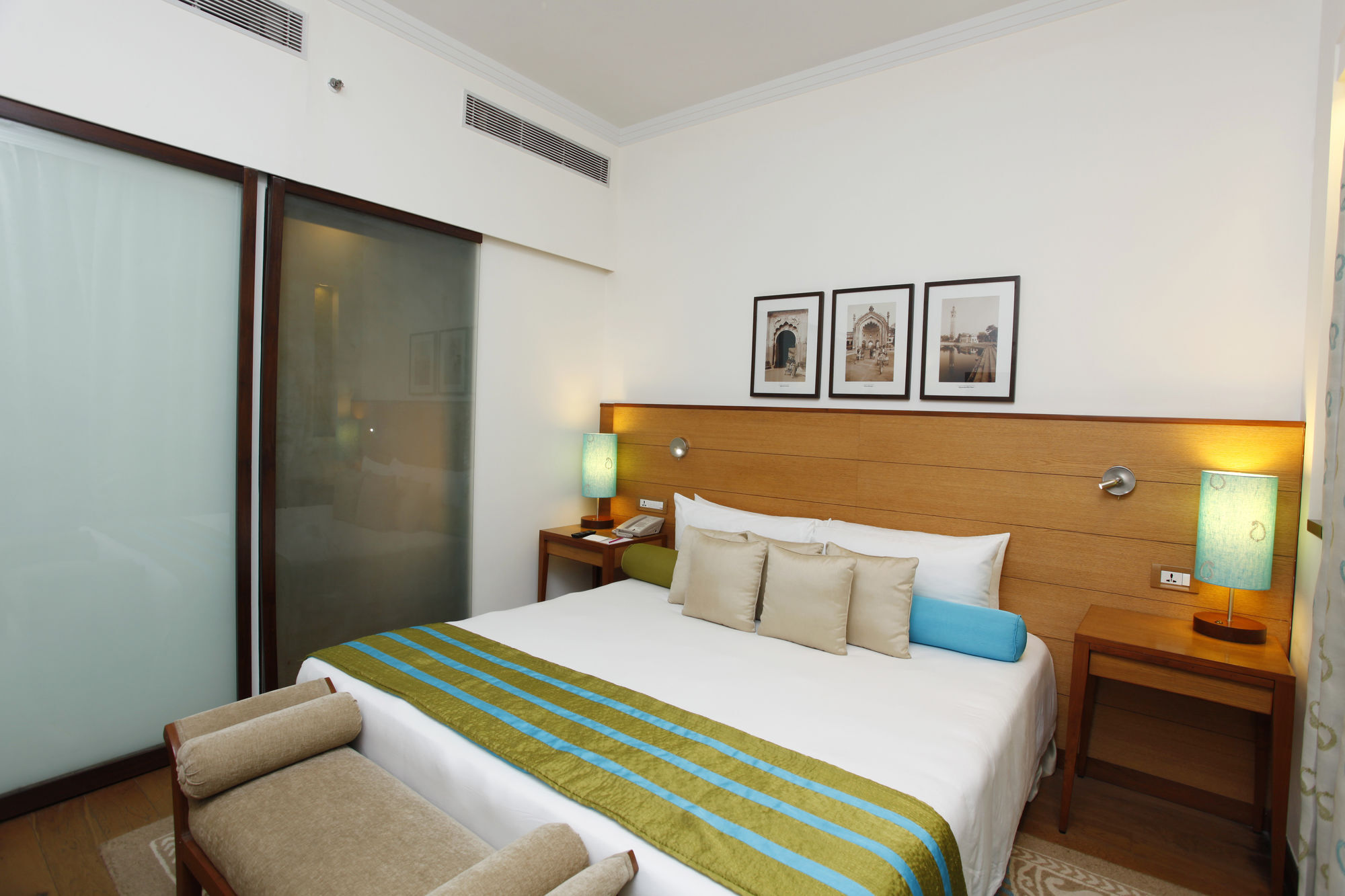 Taj Mahal Lucknow Hotell Eksteriør bilde
